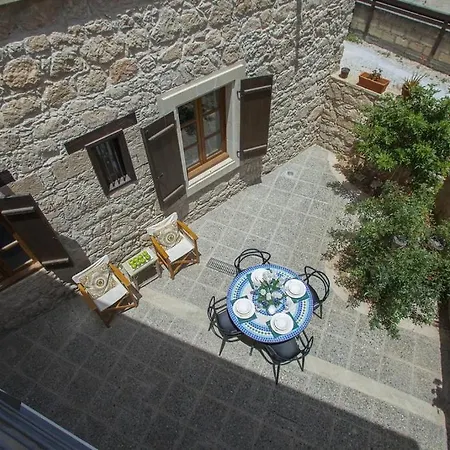 Hébergement de vacances Mesogi *